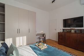 Vibrant & Spacious 3BR Condos on Amzei