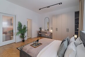 Vibrant & Spacious 3BR Condos on Amzei