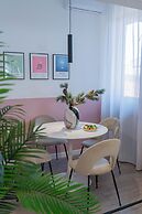 Vibrant & Spacious 3BR Condos on Amzei