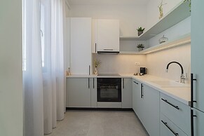 Vibrant & Spacious 3BR Condos on Amzei