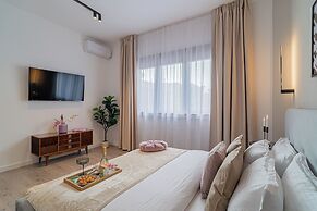 Vibrant & Spacious 3BR Condos on Amzei