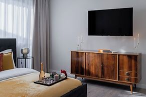 Vibrant & Spacious 3BR Condos on Amzei