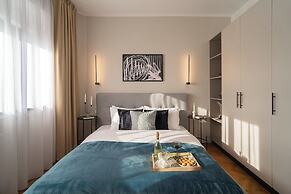 Vibrant & Spacious 3BR Condos on Amzei