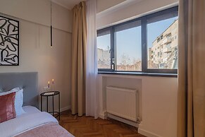 Vibrant & Spacious 3BR Condos on Amzei