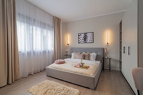 Vibrant & Spacious 3BR Condos on Amzei