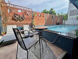 Deva Hostel & Relax Pool