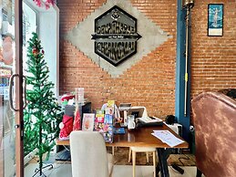 Deva Hostel & Relax Pool