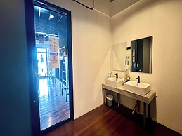 Deva Hostel & Relax Pool