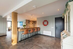 Spacious 22 Persons Holiday Home in Callantsoog