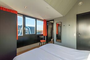 Spacious 22 Persons Holiday Home in Callantsoog