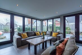 Spacious 22 Persons Holiday Home in Callantsoog