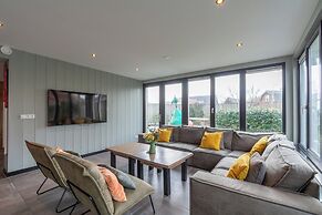 Spacious 22 Persons Holiday Home in Callantsoog