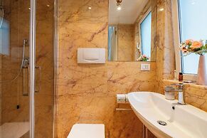 The One, Luxury Seaview With Piano