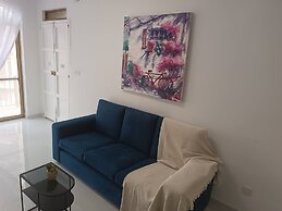 Seaside Stylish and Spacious 2-bedroom Apartment