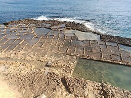 Seaside Stylish and Spacious 2-bedroom Apartment