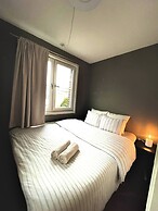 Spacious Apartment Right in the City Centre