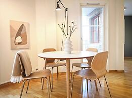 Spacious Apartment Right in the City Centre