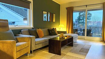 Cozy 2BR Apartment With Parking