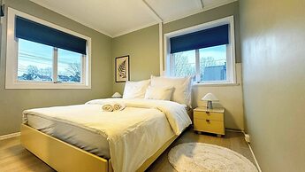 Cozy 2BR Apartment With Parking