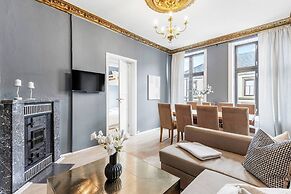 Big and Bright Apartment in the Center