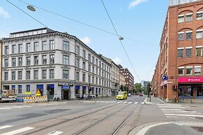 Big and Bright Apartment in the Center