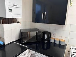 1br-sleeps4-35mintocentrallondon-40mintoheathrow