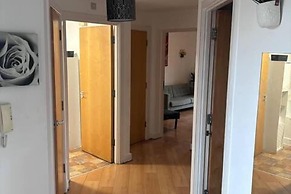 1br-sleeps4-35mintocentrallondon-40mintoheathrow