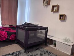 1br-sleeps4-35mintocentrallondon-40mintoheathrow