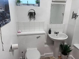 1br-sleeps4-35mintocentrallondon-40mintoheathrow