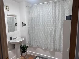 1br-sleeps4-35mintocentrallondon-40mintoheathrow