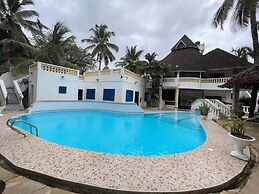 Diani Beach Luxury Retreat With 5 Bedrooms