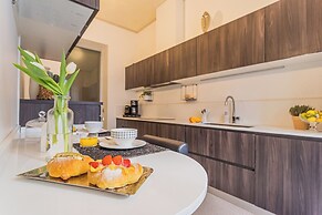 Rovelli 41 by Rent all Como