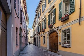 Rovelli 41 by Rent all Como