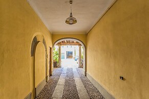 Rovelli 41 by Rent all Como