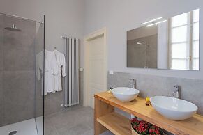 Luxury Apartments in Villa Cardinal Ciceri by Rent all Como