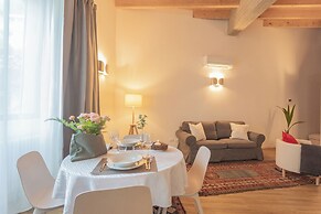 Luxury Apartments in Villa Cardinal Ciceri by Rent all Como