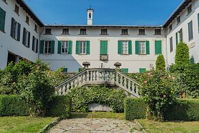 Luxury Apartments in Villa Cardinal Ciceri by Rent all Como