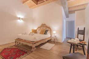 Luxury Apartments in Villa Cardinal Ciceri by Rent all Como