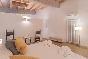 Luxury Apartments in Villa Cardinal Ciceri by Rent all Como
