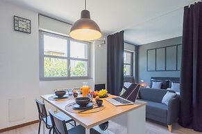 Black Loft Como by Rent all Como