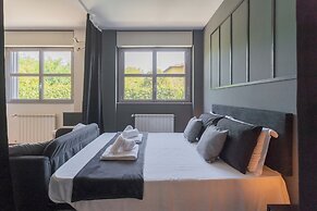 Black Loft Como by Rent all Como