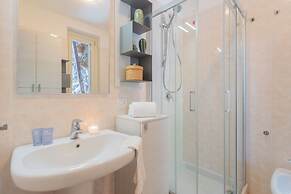 Blue Bliss Apartment by Rent all Como