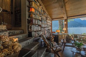 The Writer's Nest by Rent all Como