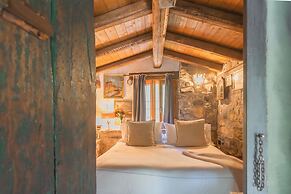 The Writer's Nest by Rent all Como