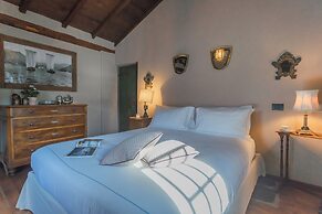 The Writer's Nest by Rent all Como