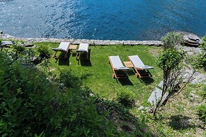 The Writer's Nest by Rent all Como