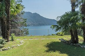 Villa Chiara Moltrasio With Private Garden by Rent all Como