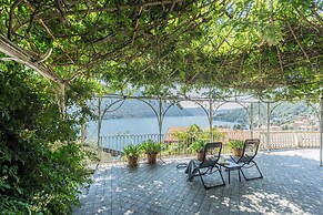 Villa Chiara Moltrasio With Private Garden by Rent all Como