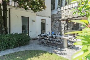 Villa Chiara Moltrasio With Private Garden by Rent all Como