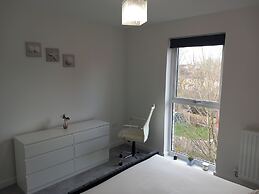 Tranquil Loughton Apartment Retreat